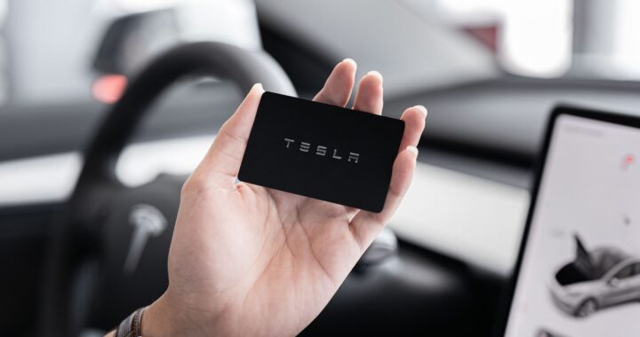 Tesla Roadster reservations
