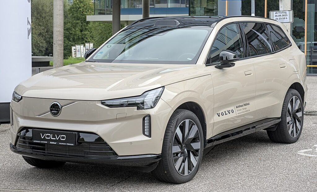 Volvo EX90 price